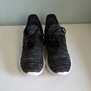 Athletic Works Women’s Memory Foam Black and White Knit Sneakers Size 7.5